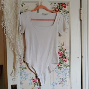 Square neckline Bodysuit